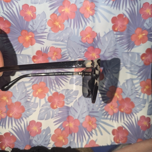 Katespade sunglasses - Picture 5 of 9